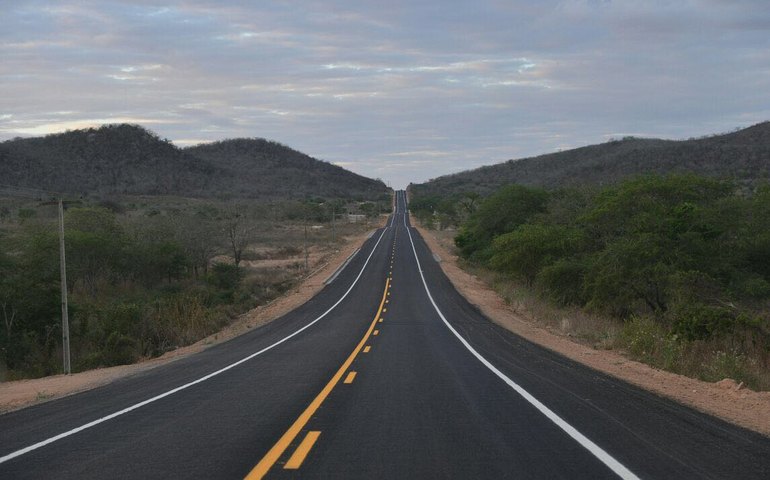Alagoas inaugura um dos últimos trechos sem asfalto na BR-316