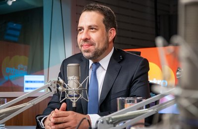 Guilherme Boulos: “Defender a família é defender o fim da escala 6x1. Tempo para ficar com a família”