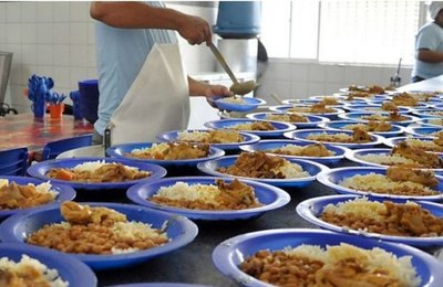 Prefeitura de Penedo distribuirá kits de alimentação para alunos da Rede Municipal de Educação