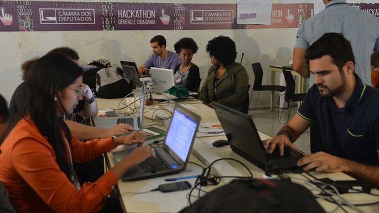 Maratona de computação desenvolve aplicativo contra a violência de gênero