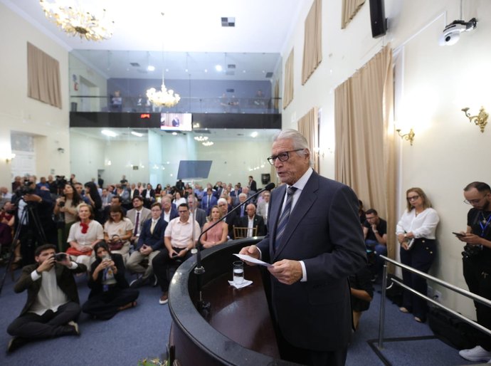 Vice-presidente representa AMA em homenagem a ex-governador Téo Vilela
