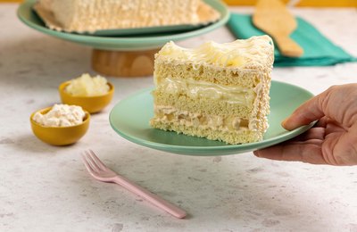 Abacaxi com Leite Condensado e Chocomoça®️ são os Bolos do Mês da Sodiê em janeiro