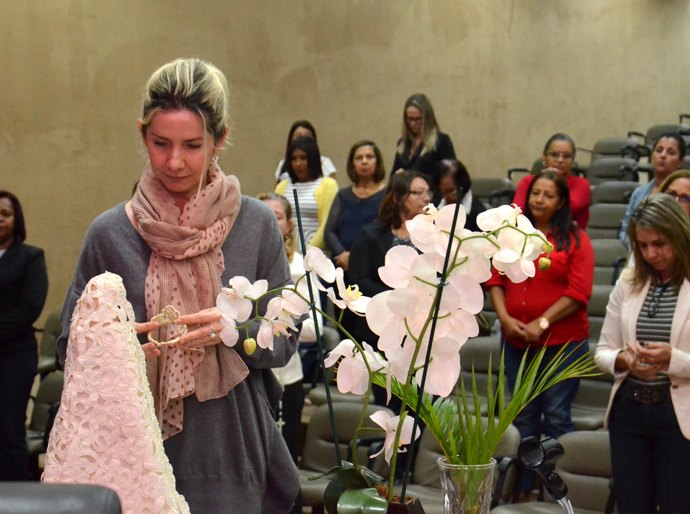 Terço no TCE/AL encerra mês de homenagem à Virgem Maria