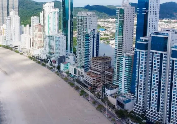 Pai e filho estrangeiros estão desaparecidos em Balneário Camboriú