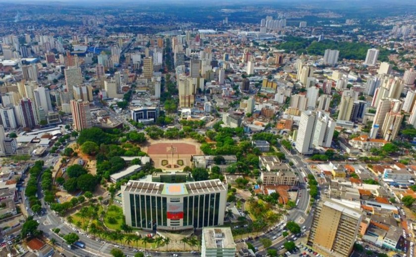 Vitrine rica do país, Goiânia vive boom do consumo de luxo, com rooftop  badalado e fila para Porsche