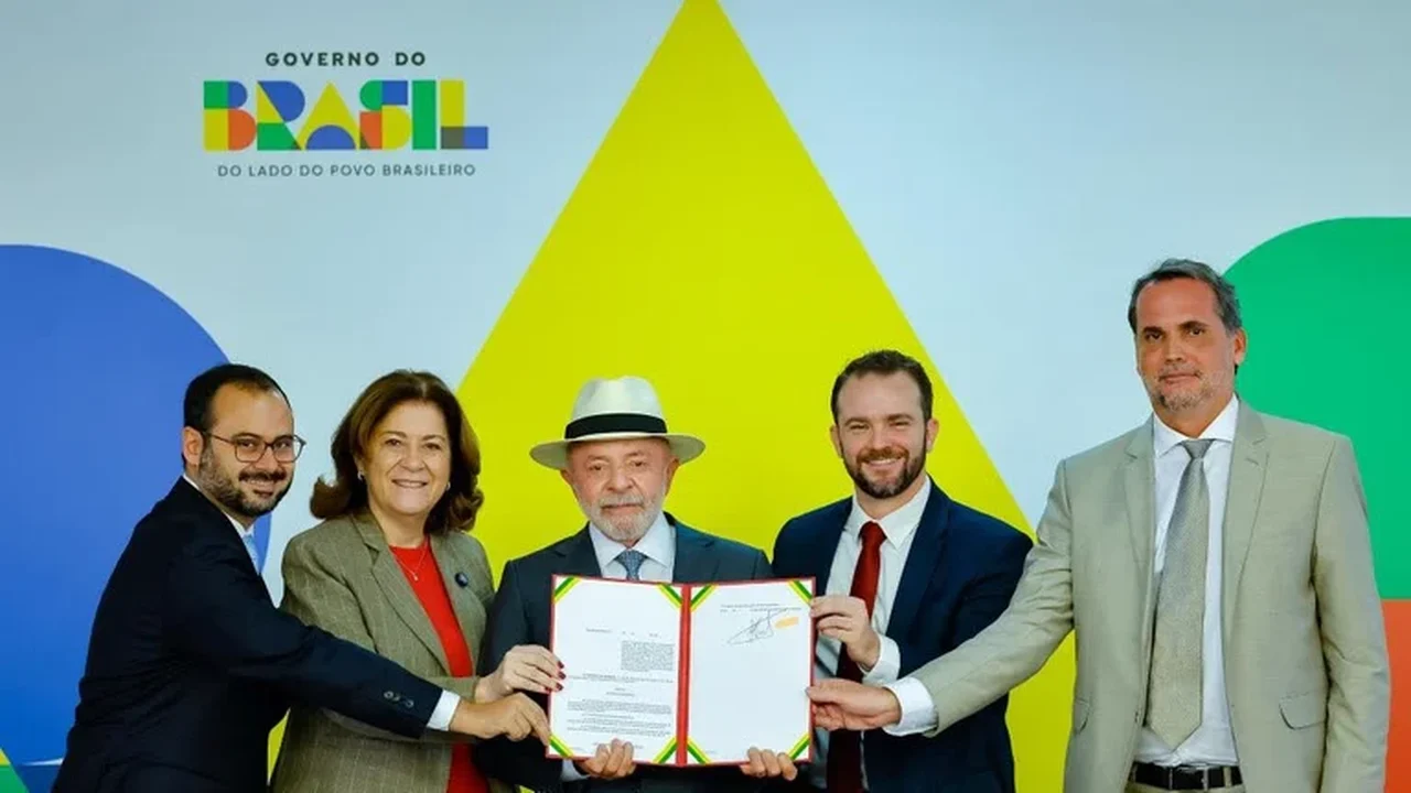 Presidente Lula assina MP do Novo Desenrola com foco na recuperação financeira de famílias, estudantes e pequenos empreendedores