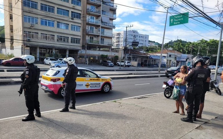 Posto da PM é atacado a tiros em comunidade da zona oeste do Rio