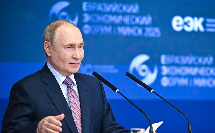 'Estão sempre falando sobre como roubar o nosso dinheiro', diz Putin sobre confisco ativos russos