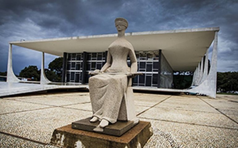 STF dá 48 horas para Ministério da Justiça apresentar informações sobre dossiê