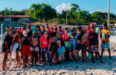 Estudantes de Arapiraca participam de oficina de Beach Tennis na reabertura do Centro de Cultura Corporal