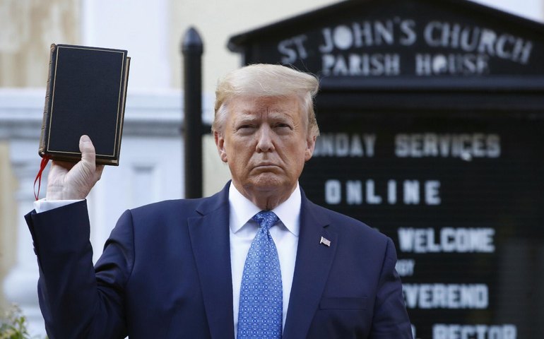 Tarifa de Trump para a Colômbia é 'um alerta' sobre o velho hábito dos EUA de 'asfixiar economias'