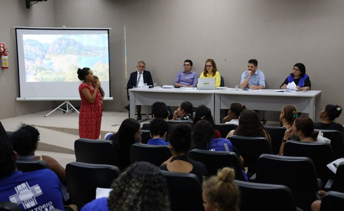 Famílias possuem gerações diferentes que vivem juntas em situação de rua