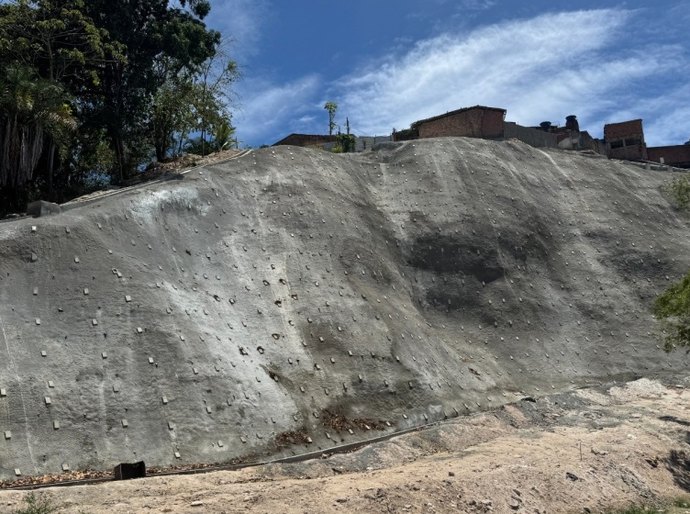 Programa de obras em encostas traz segurança para diversas comunidades de Maceió