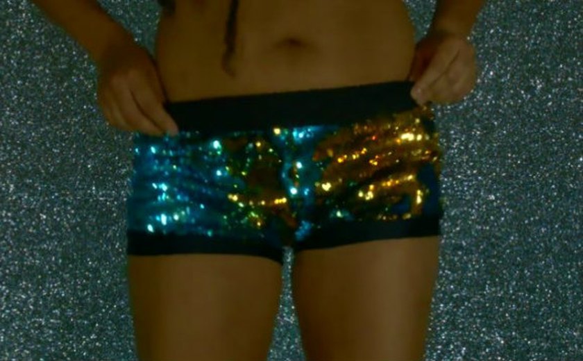 Clipe de Clarice Falcão com nudez explícita é removido do YouTube