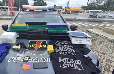 Operação da PM apreende mais de 26 kg de drogas e fardamentos falsos em Satuba