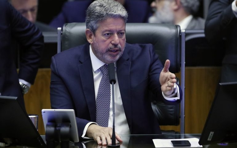 Lira vê fatiamento como alternativa para aprovar PL das Fake News