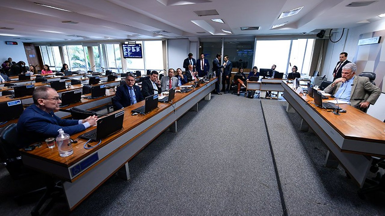 CCJ analisa tipificação de atos de grupos criminosos organizados como terrorismo