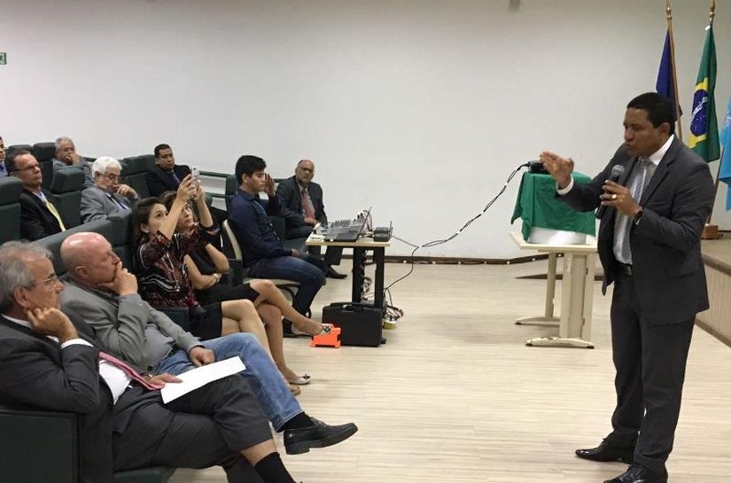 Em Maragogi, Júlio Cezar faz palestra sobre Sistema de Controle Interno