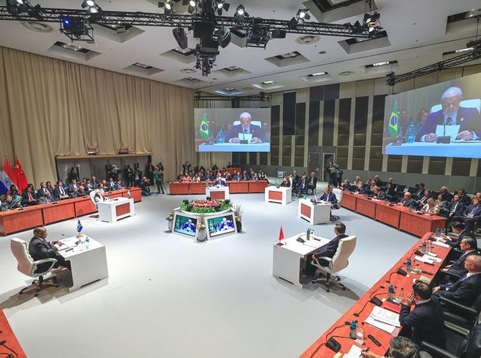 Lula defende solução para guerra na Ucrânia e cobra modernização de instituições multilaterais