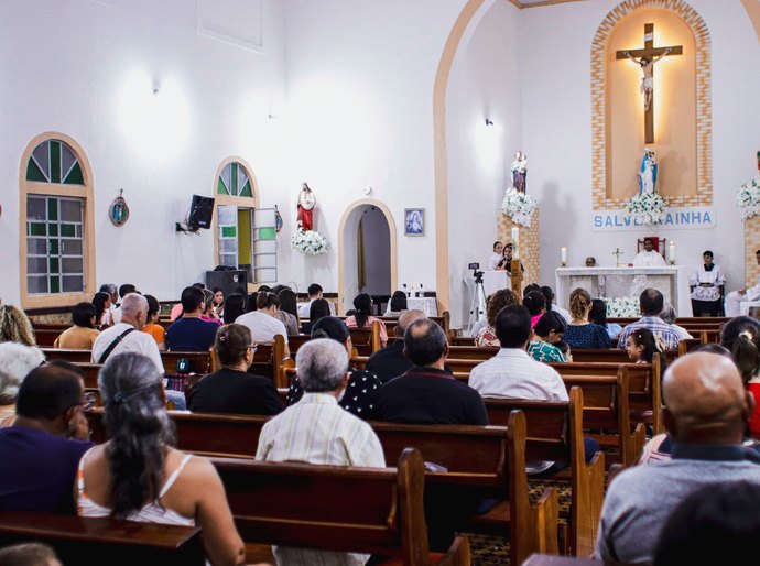 Missa e início de tradicional feira livre marcam o sábado da Romaria de Frei Damião