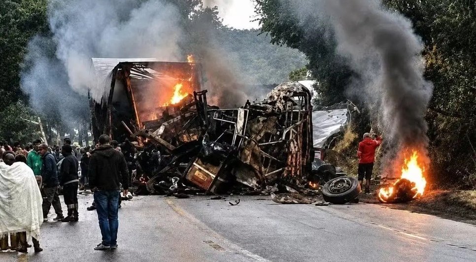 acidente-onibus-mg-foto-corpo-de-bombeiros_widexl / Foto: Reprodução/internet
