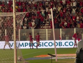 Vila Nova marca quatro no primeiro tempo, vence Náutico e assume liderança provisória