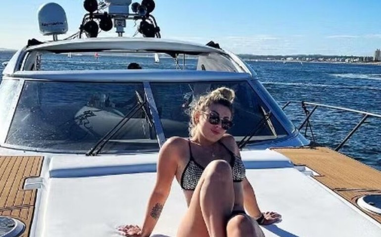 Assassina confessa de empresário do ramo da cannabis no Uruguai exibia vida de luxo e aulas de tiro nas redes