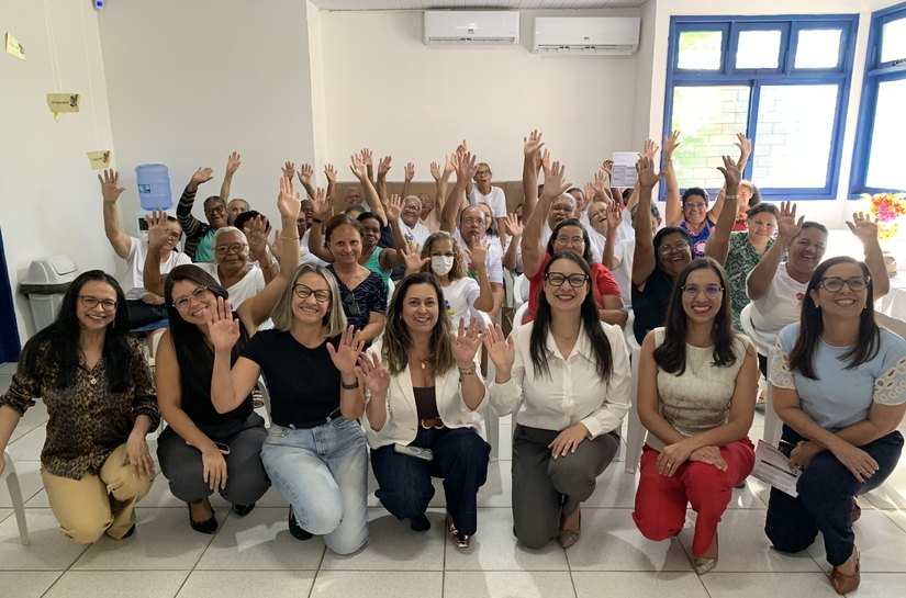 Idosas do Cras Sônia Sampaio participam de roda conversa com Defensoria Pública