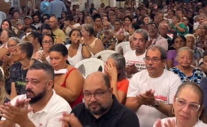 Reunião aconteceu na noite de quinta-feira, 13