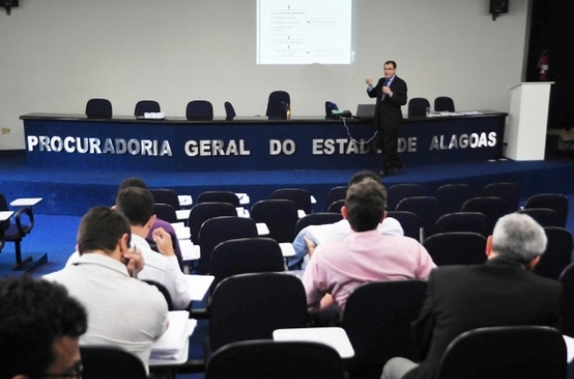PGE promove curso sobre Regime Diferenciado de Contratações