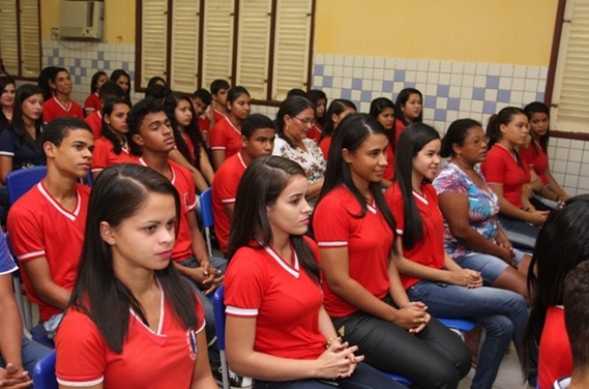 Parceria permite experiência do 1º emprego para estudantes de Coruripe