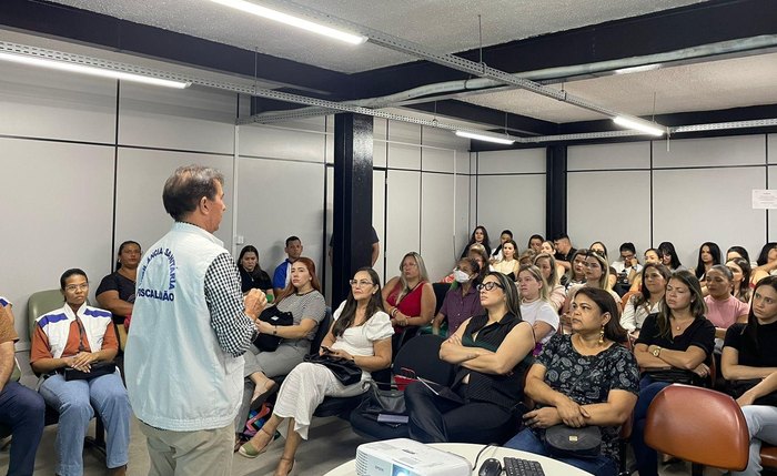 A atividade foi desenvolvida com a participação de 100 pessoas e contou com palestra ministrada por Airton Santos