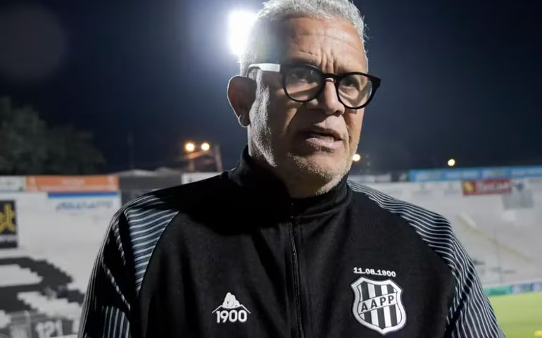 Hélio dos Anjos cobra R$ 830 mil e Ponte Preta garante resolver nos 'próximos dias'