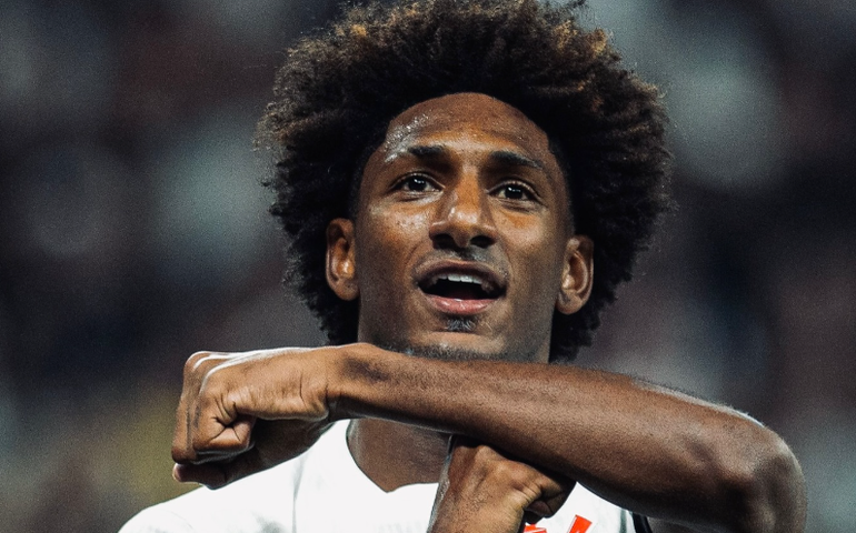 Talles Magno vibra com 'dor de cabeça boa' por vaga no Corinthians: 'Também sou grande jogador'