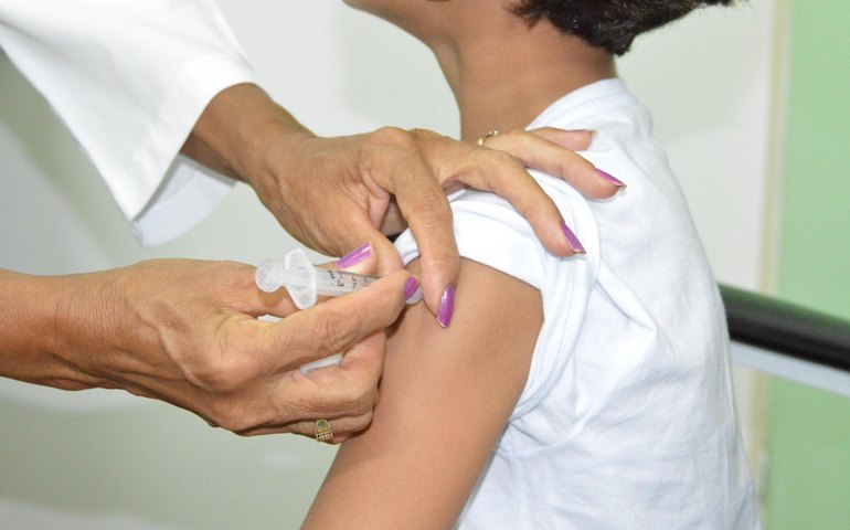 Alergista e imunologista pediátrica do Hospital da Criança destaca a importância da vacinação contra a gripe