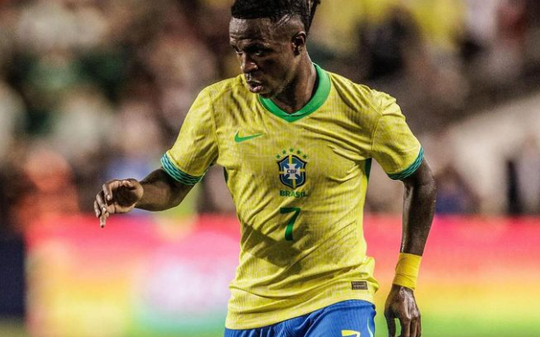 Técnico do Paraguai critica Vini Jr. após derrota: 'Árbitro precisa impor limites'