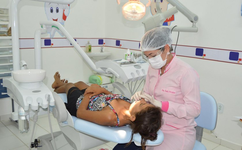 Maio Vermelho: odontóloga da Sesau orienta sobre os cuidados para evitar o câncer de boca