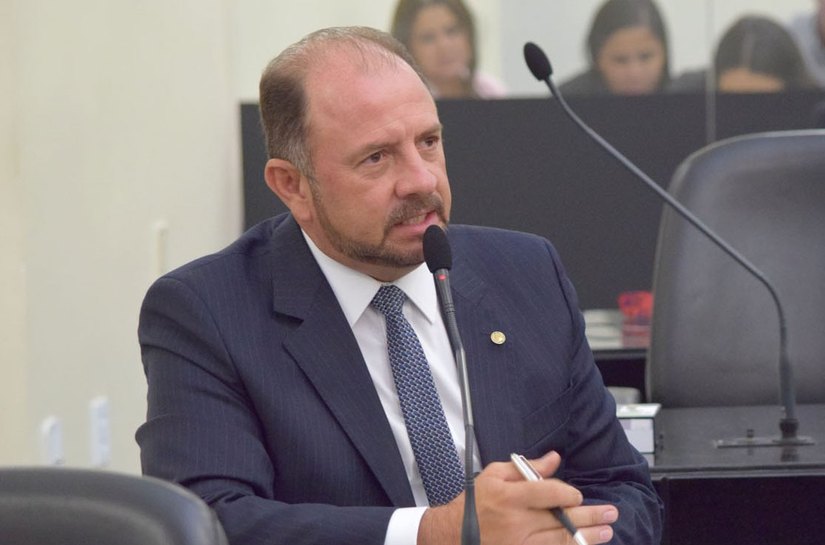 Projeto de Albuquerque cria serviço “SOS Maus Tratos Contra Idosos” em AL