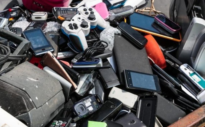 Cooperativas de recicláveis recebem lixo eletrônico para descarte correto