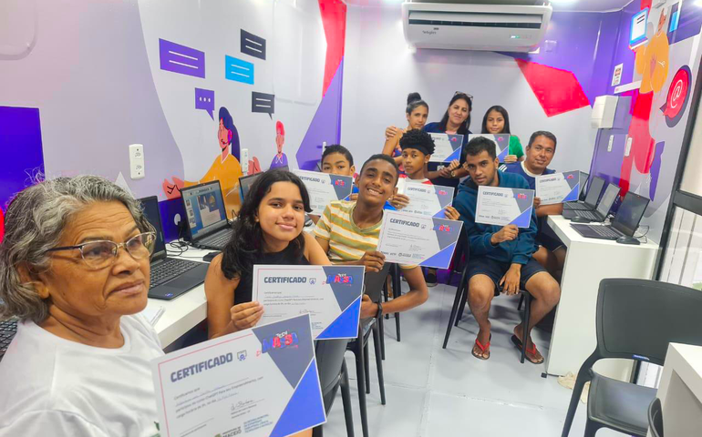 Caminhões-escola do Tech Massa levam cursos gratuitos a novos bairros de Maceió