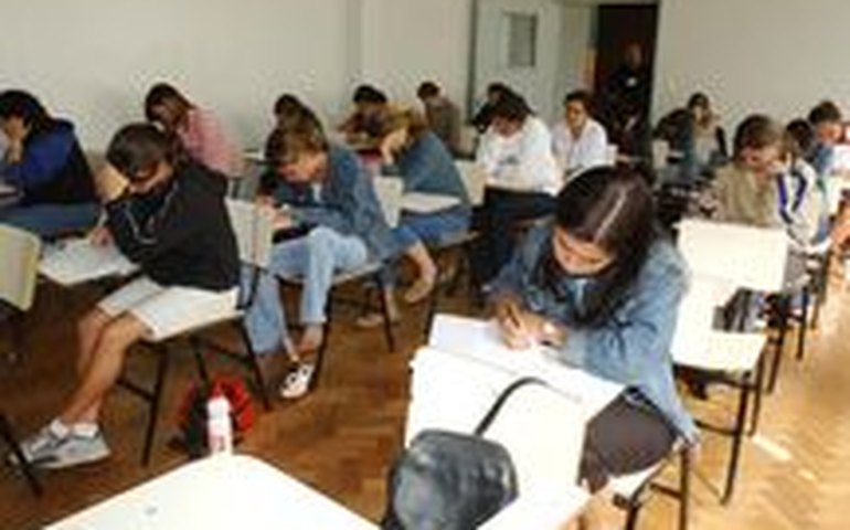 OAB pede a Dilma mais recursos para o Fies