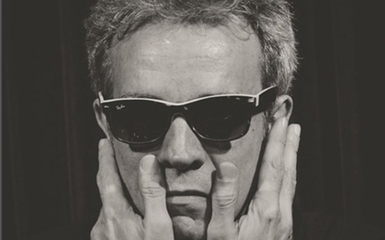 Arnaldo Brandão, que faz show com Caetano, lembra o dia em que tocou no mesmo palco que Jimi Hendrix