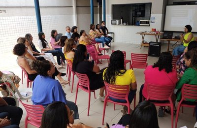 Semdes promove roda de conversa sobre saúde mental para servidores