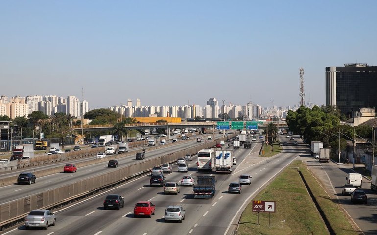 MPRJ pede suspensão das obras na Via Dutra, após risco de alagamento