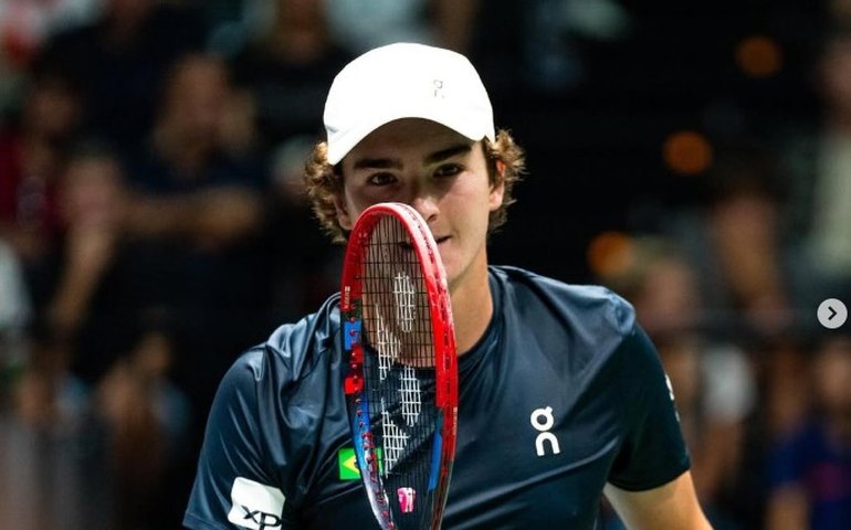 João Fonseca bate americano e garante vaga na semifinal do Next Gen Finals