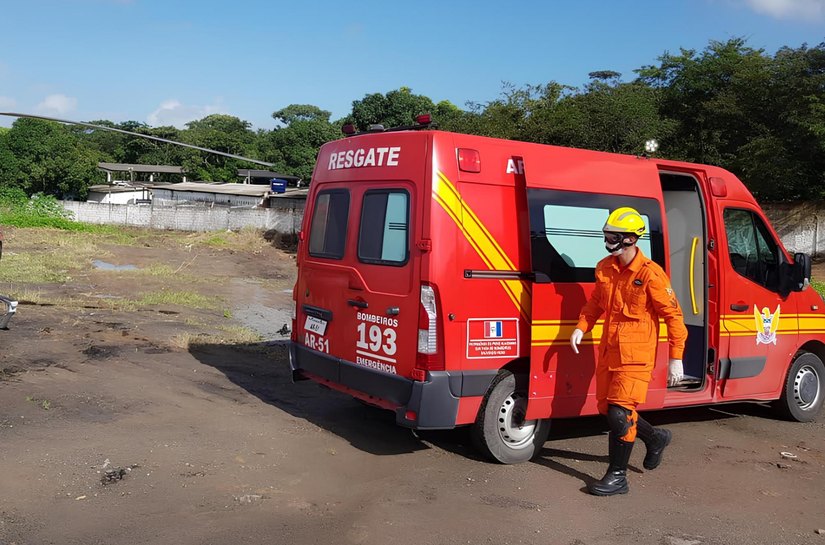 Bombeiros resgatam idoso que caiu em cisterna com dois metros de profundidade em Arapiraca