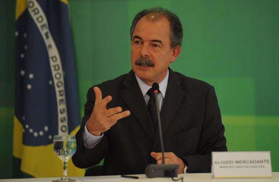 Mercadante: governo avaliará se houve reajuste abusivo em matrículas feitas com recursos do Fies Jos