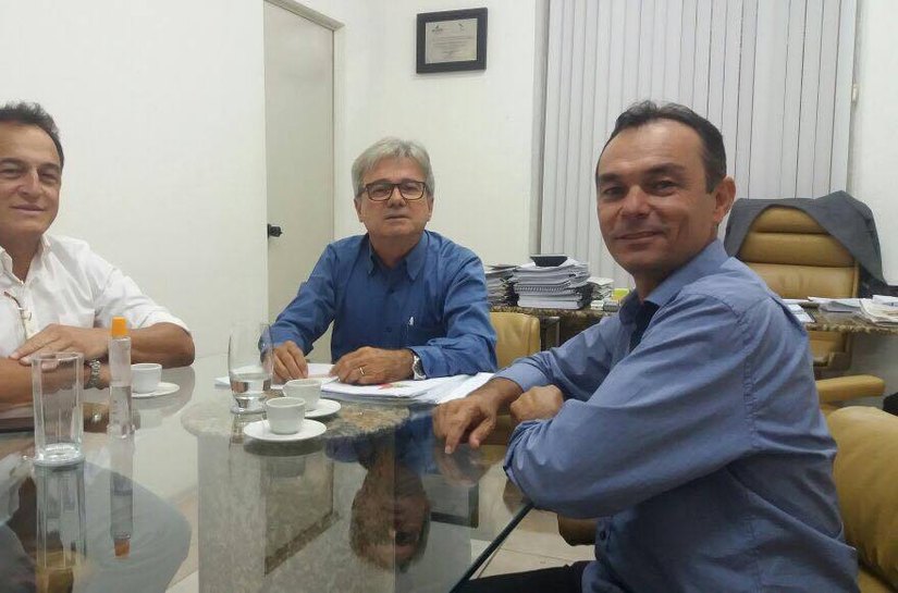 Celino Rocha solicita melhorias no de abastecimento de água em Anadia