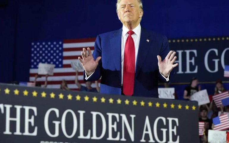 Tarifas de 50% forçarão empresas da UE a transferir produção para os EUA, diz Trump