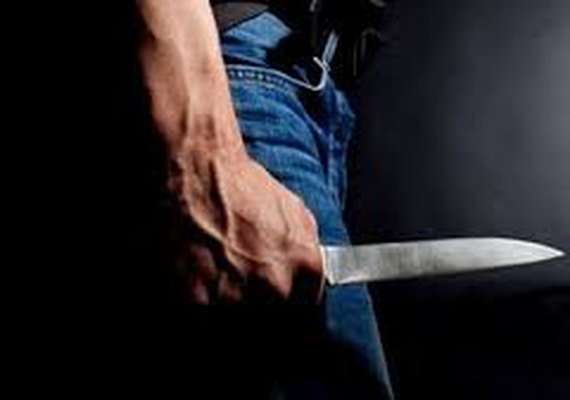 Filho é preso após ameaçar a própria mãe com uma faca na Cidade Universitária